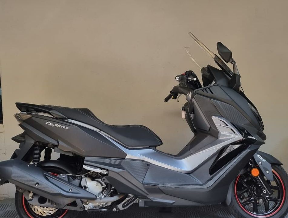 DAFRA CRUISYM 300 
