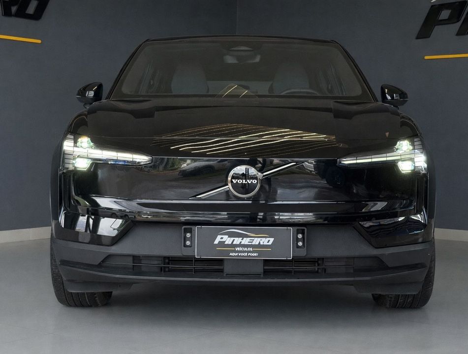 Volvo EX30 E40 Core (Elétrico)