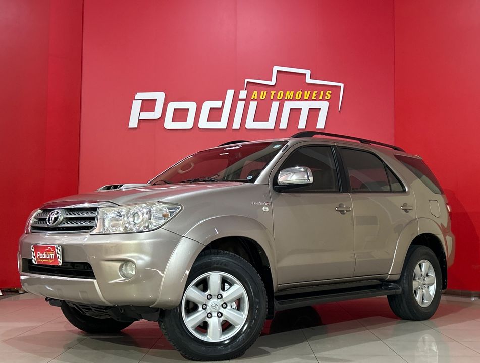 Toyota Hilux SW4 SRV D4-D 4x4 3.0 TDI Dies. Aut