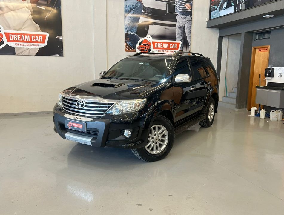 Toyota Hilux SW4 SR D4-D 4x4 3.0 TDI Dies. Aut