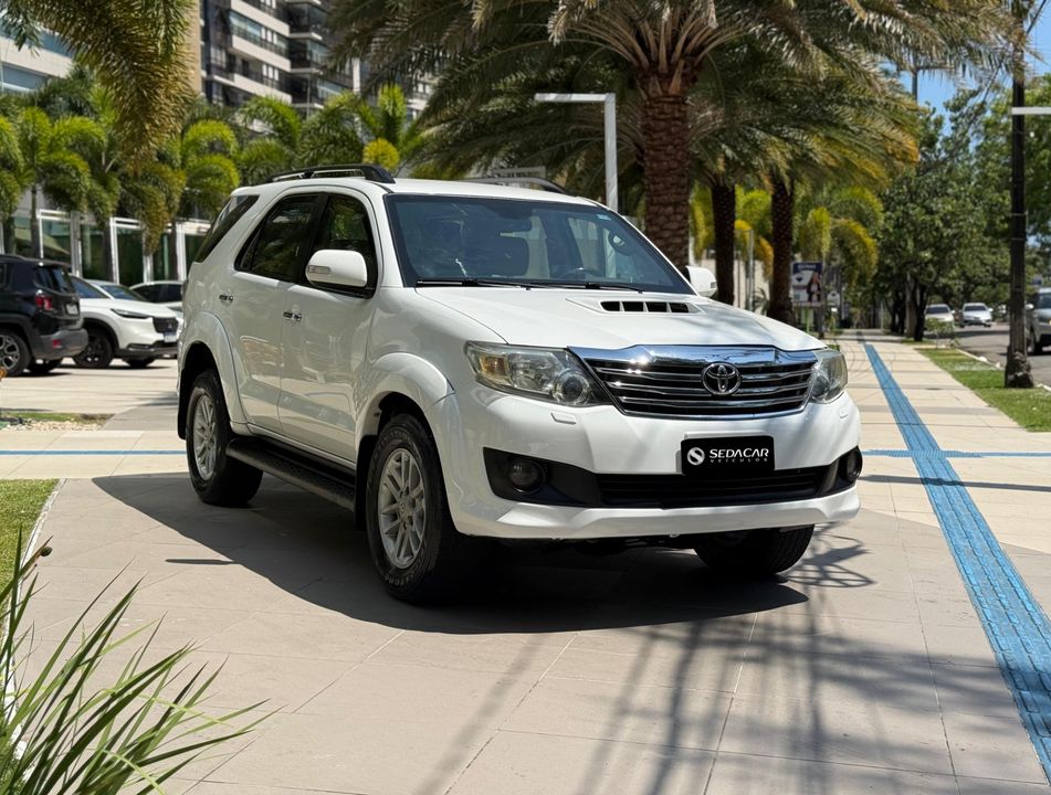 Toyota Hilux SW4 SRV D4-D 4x4 3.0 TDI Dies. Aut