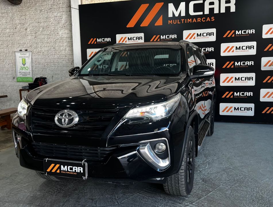 Toyota Hilux SW4 SRX 4x4 2.8 TDI 16V Dies. Aut.