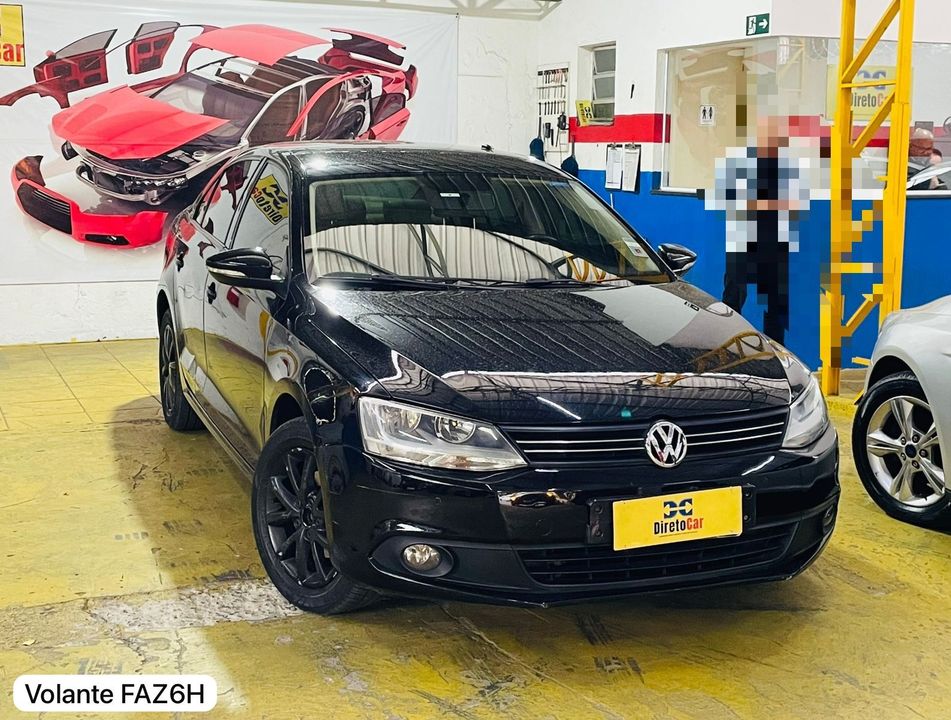 VolksWagen JETTA Comfortline 2.0 T.Flex 8V 4p Tipt.