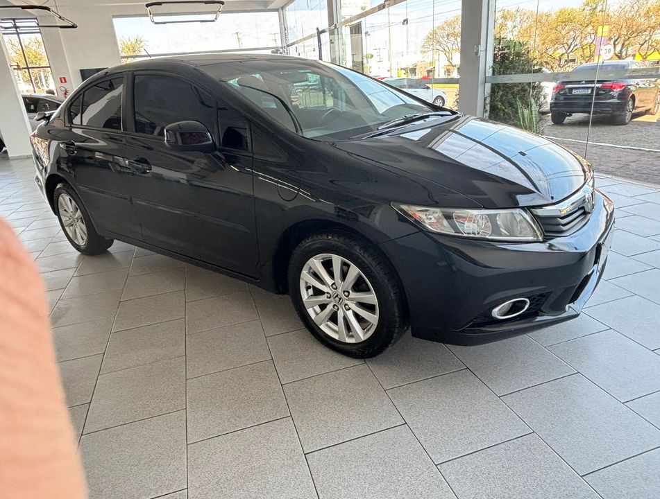 Honda Civic Sedan LXS 1.8/1.8 Flex 16V Mec. 4p