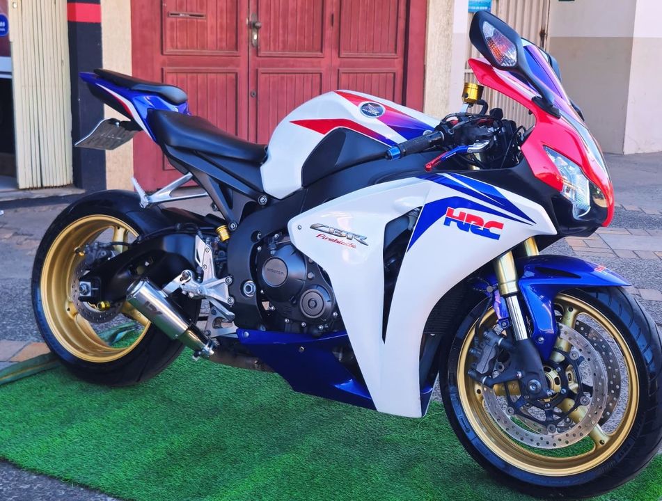 HONDA CBR 1000 RR-R Fireblade SP 30TH EDITION
