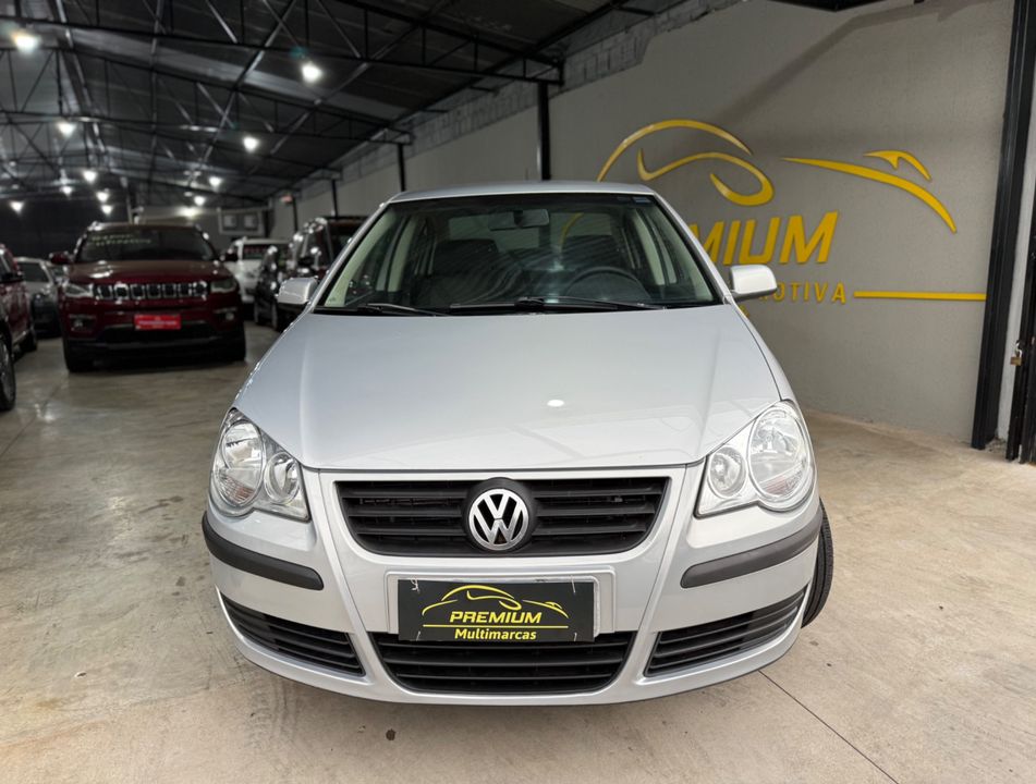 VolksWagen Polo Sedan 1.6 Mi Total Flex 8V 4p