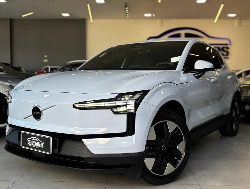Volvo EX30 E60 Core (Elétrico)