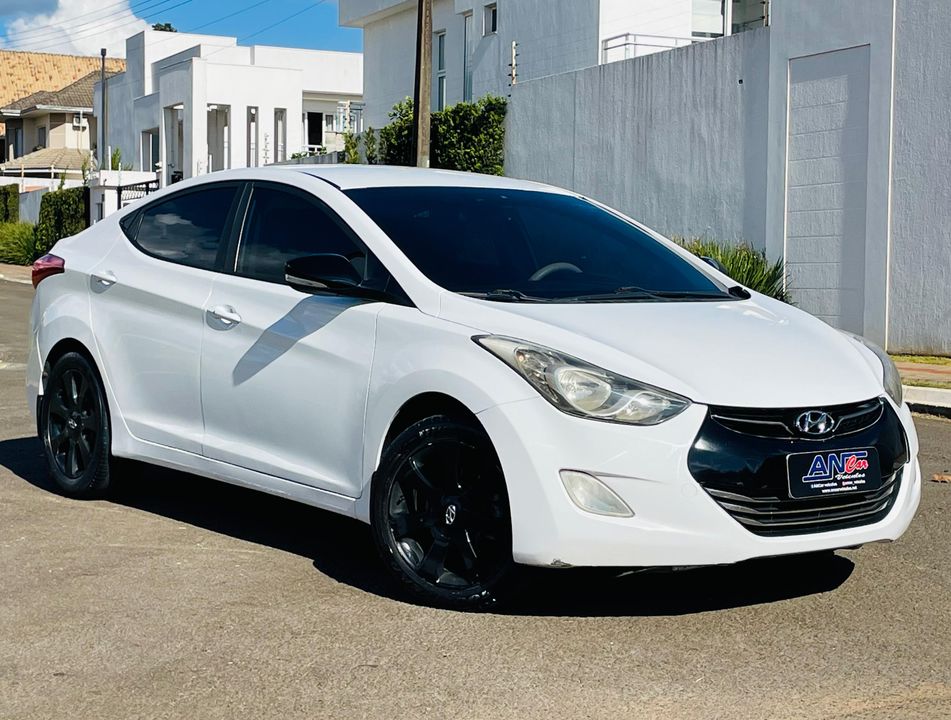 Hyundai Elantra GLS 1.8 16V Aut.