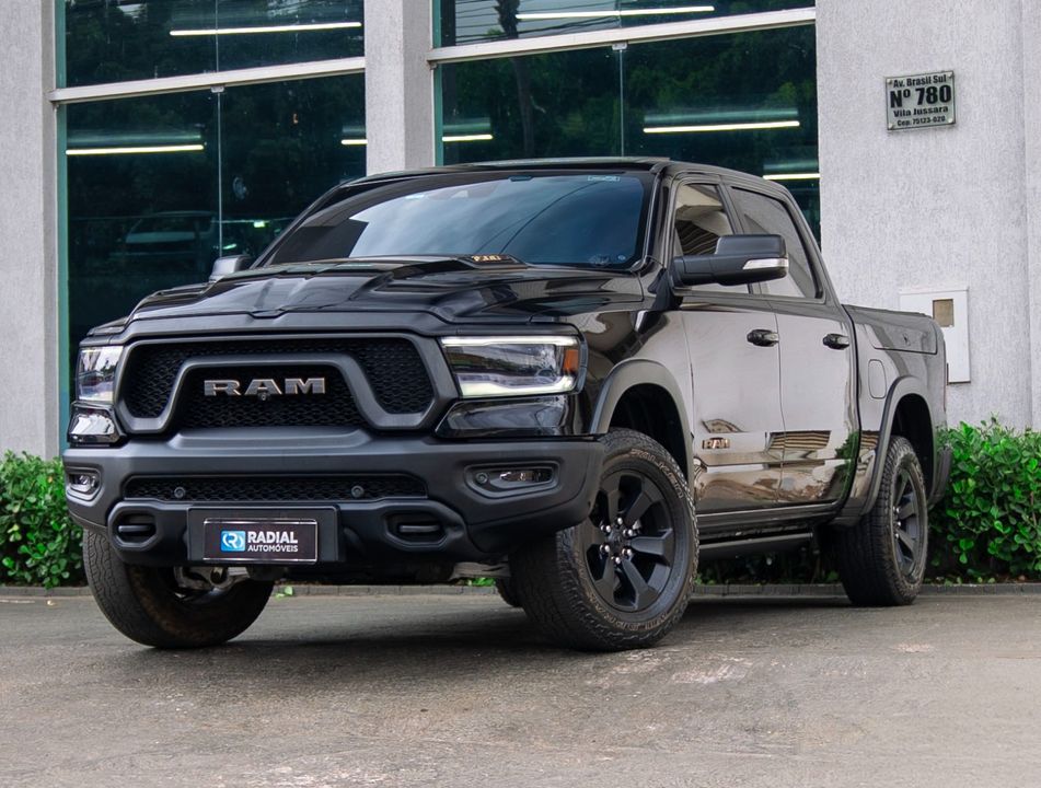 RAM 1500 REBEL 5.7 HEMI CD V8 4x4 Aut.