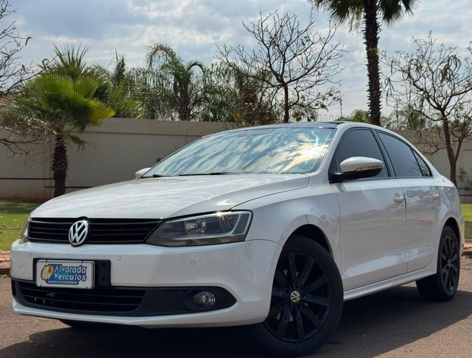 VolksWagen JETTA Comfortline 2.0 T.Flex 8V 4p Tipt.