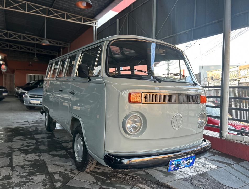 VolksWagen Kombi Standard/ Luxo/ Série Prata