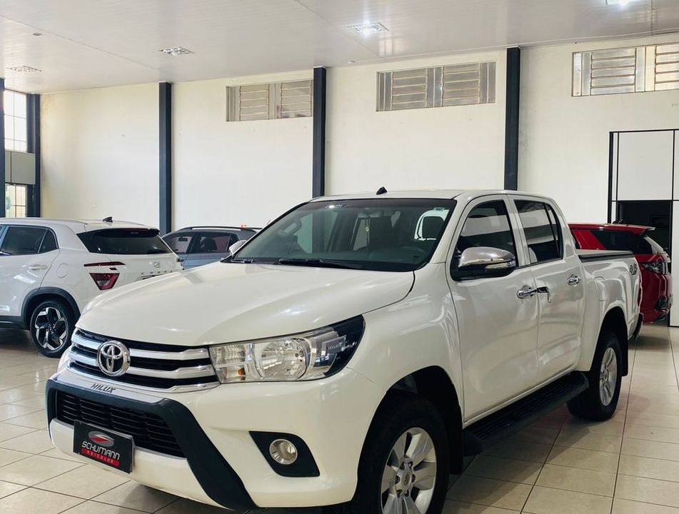 Toyota Hilux CD 4x4 2.8 Diesel Mec.