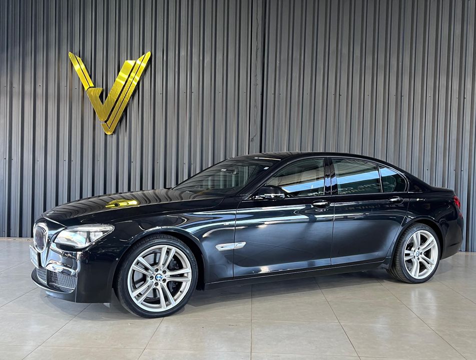 BMW 750i M Sport Sedan 4.4 V8 450cv Aut.
