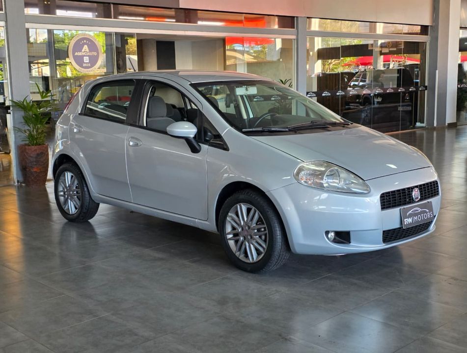 Fiat Punto ESSENCE Dualogic 1.8 Flex 16V 5p
