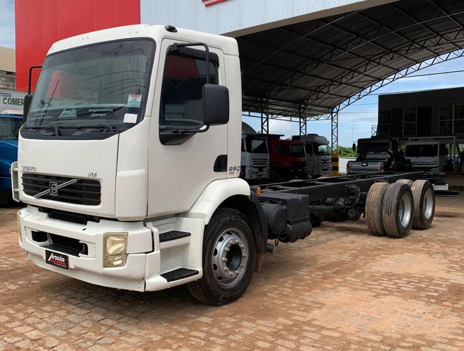 VOLVO VM 260 6x2 2p (diesel)