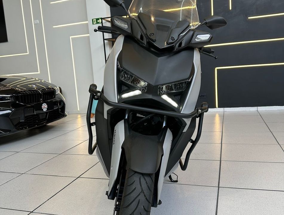 YAMAHA XMAX 250 CONNECTED 