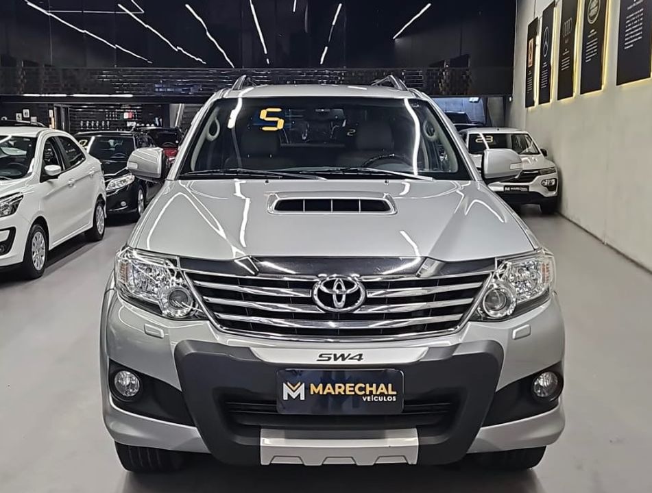 Toyota Hilux SW4 SRV D4-D 4x4 3.0 TDI Dies. Aut