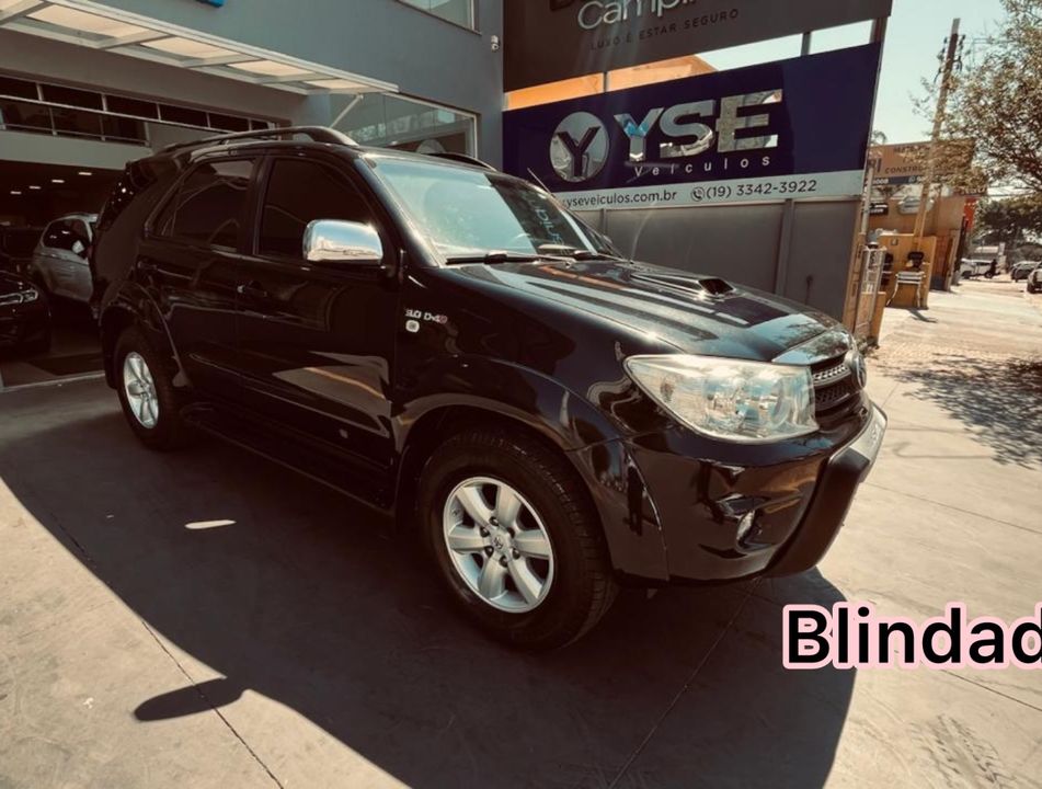 Toyota Hilux SW4 SRV D4-D 4x4 3.0 TDI Dies. Aut