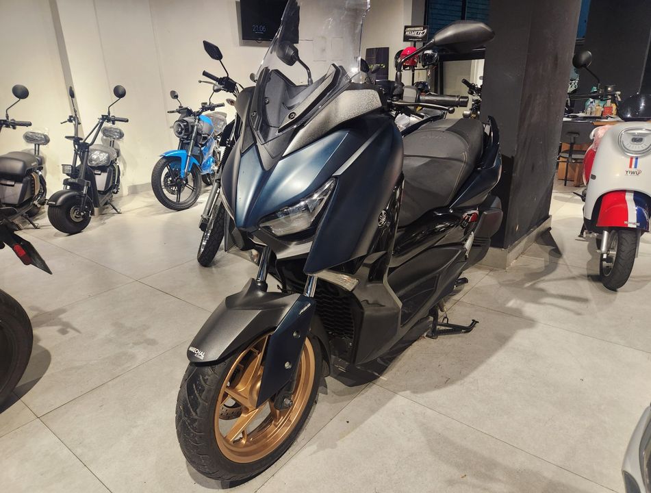  XMAX 250 ABS
