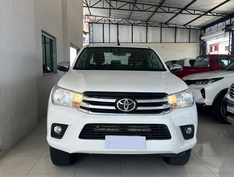 Toyota Hilux CD 4x4 2.8 Diesel Mec.