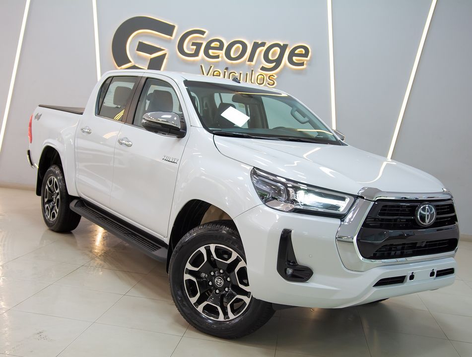 Toyota Hilux CD SRX Plus 4x4 2.8 TDI Die. Aut.