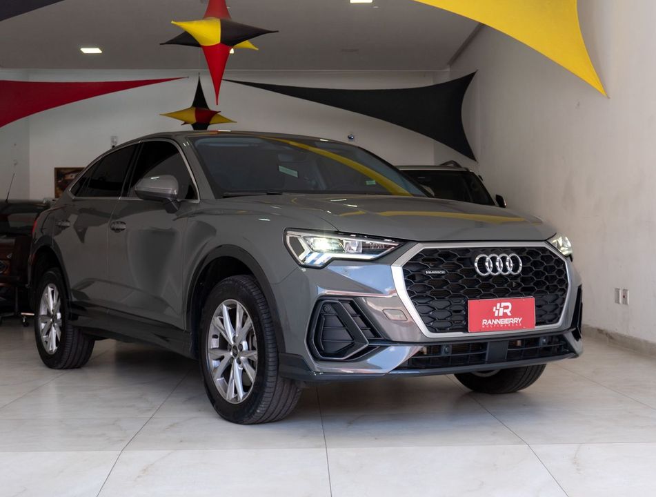 Audi Q3 SPB Perf. Black 2.0 TFSI Tipt. Quat.