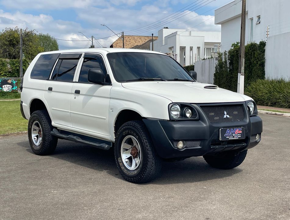 Mitsubishi Pajero Sport HPE 2.5 4x4 Diesel Mec.