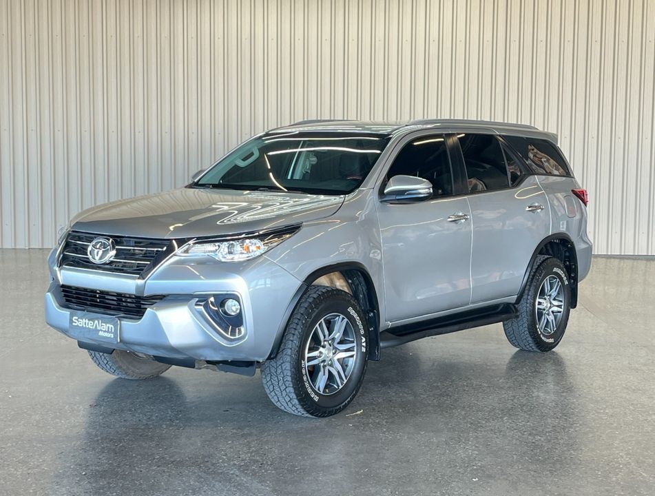 Toyota Hilux SW4 SRV 4x2 2.7 Flex 16V Aut.