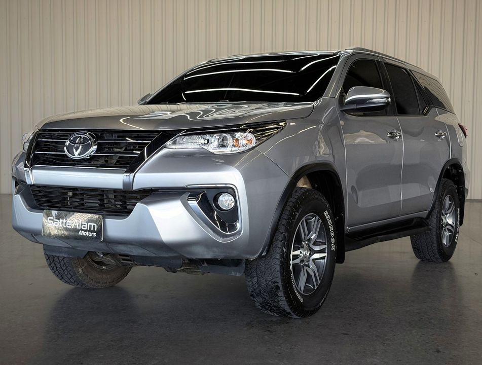 Toyota Hilux SW4 SRV 4x2 2.7 Flex 16V Aut.