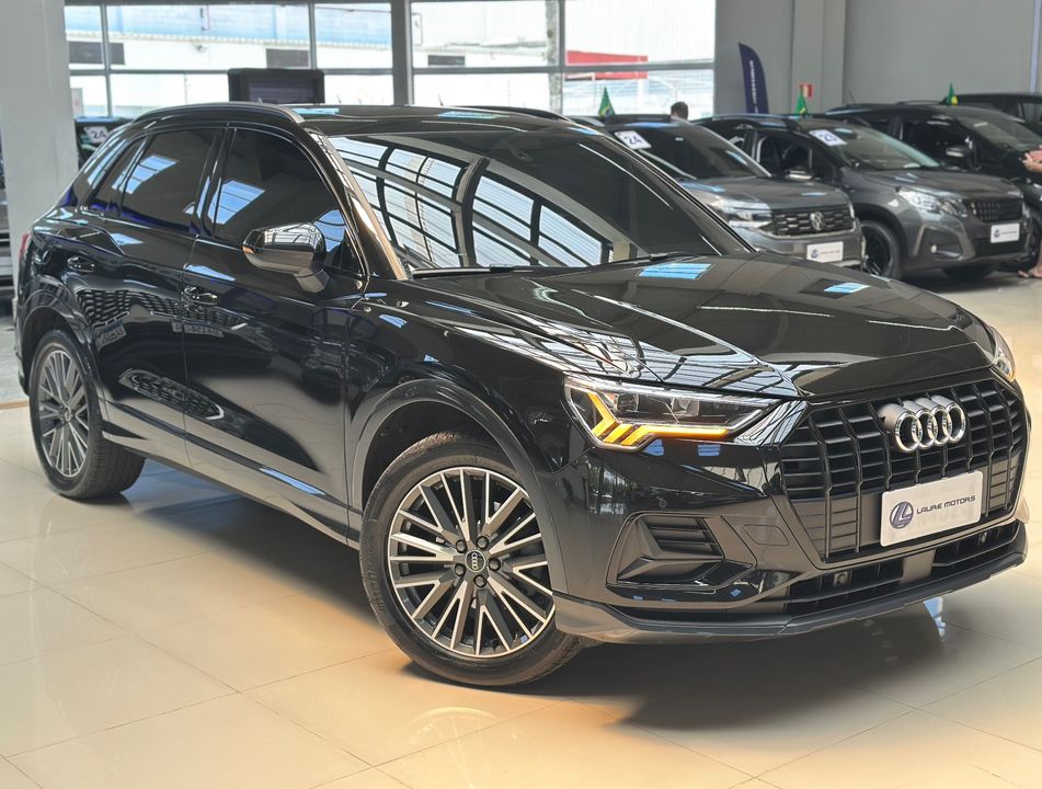 Audi Q3 Black Ed. 1.4 TFSI Flex/Black S-tron.