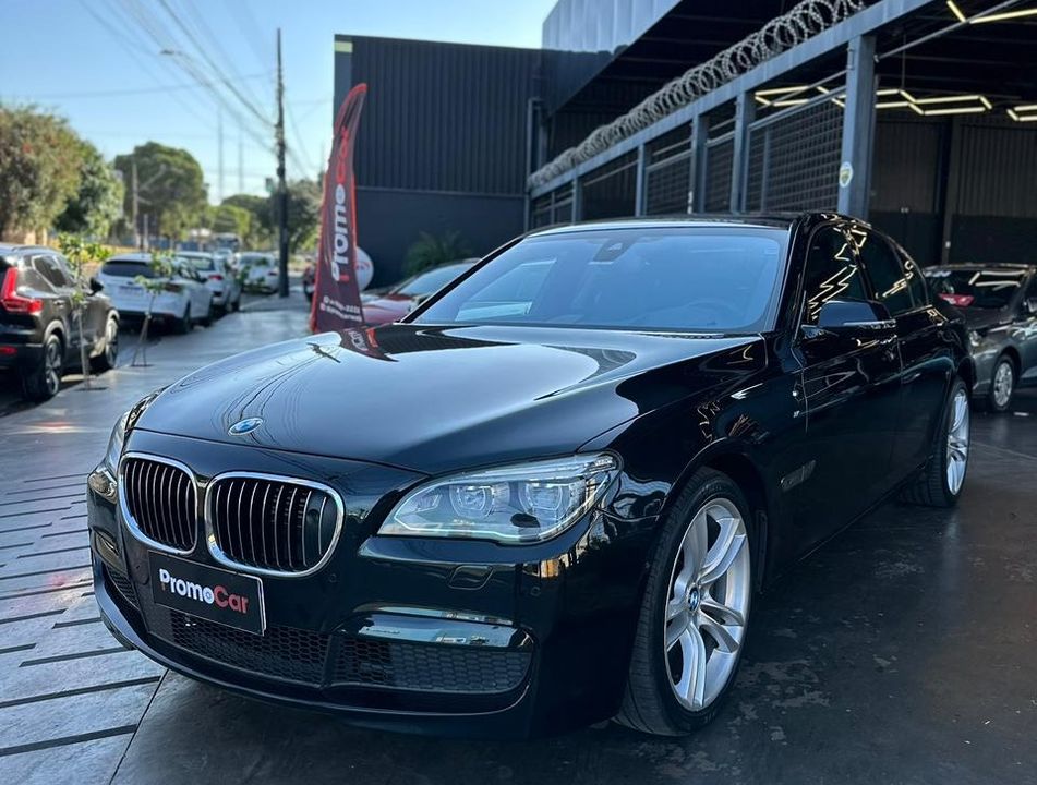 BMW 750i M Sport Sedan 4.4 V8 450cv Aut.
