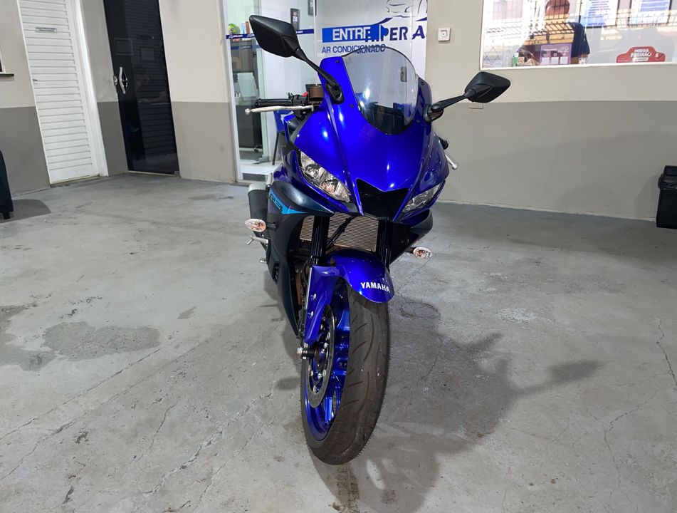 YAMAHA YZF R-3 321/ABS