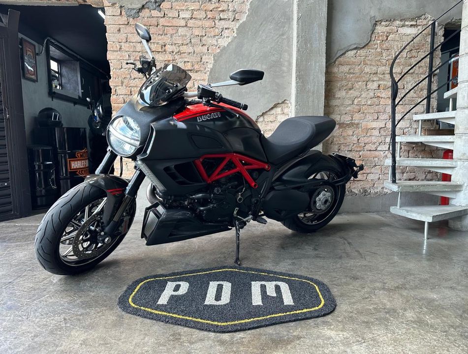 Ducati DIAVEL 1198 Carbon