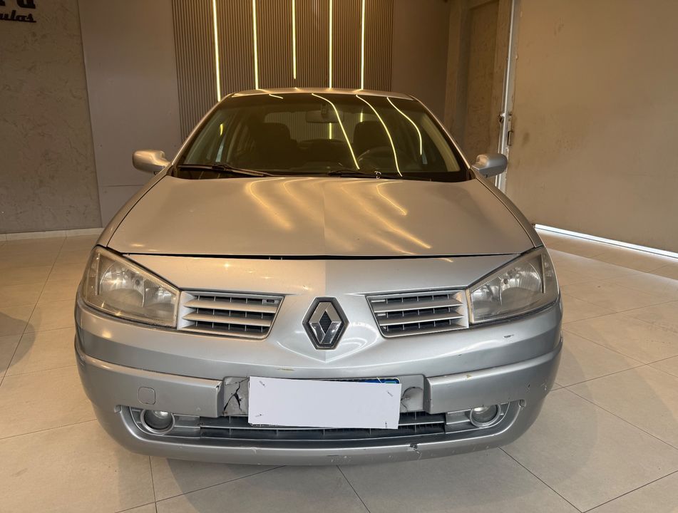 Renault Megane Sedan Dynamique 2.0 16V Aut.