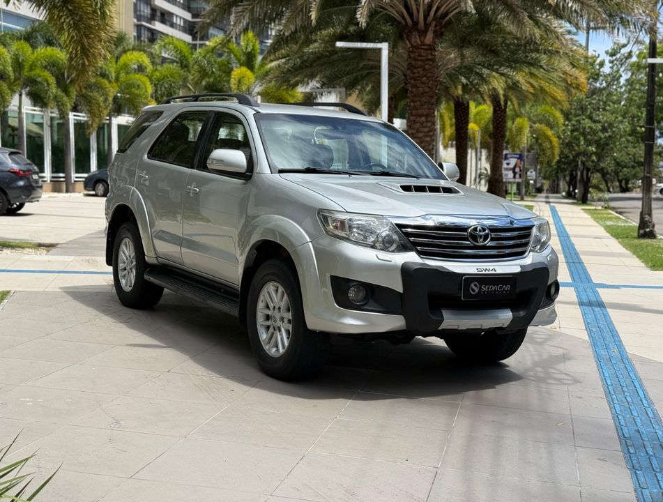 Toyota Hilux SW4 SRV D4-D 4x4 3.0 TDI Dies. Aut