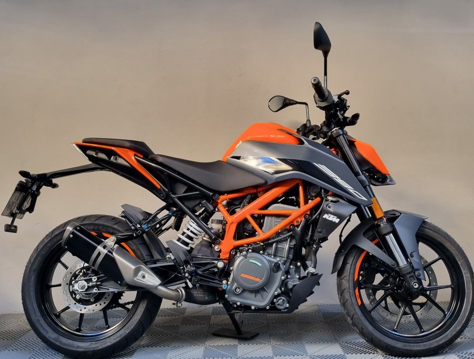 KTM DUKE 390