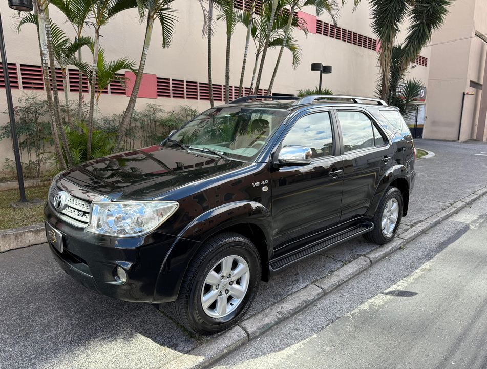 Toyota Hilux SW4 SRV 4x4 4.0 V6 24V Aut.