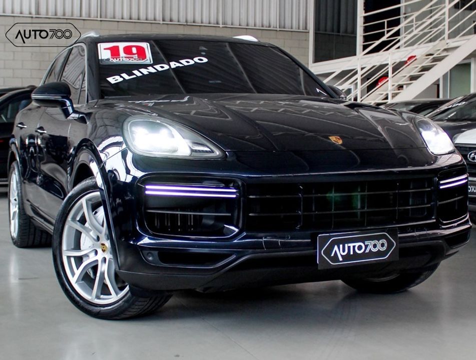 Porsche Cayenne Turbo 4.0 V8 550cv