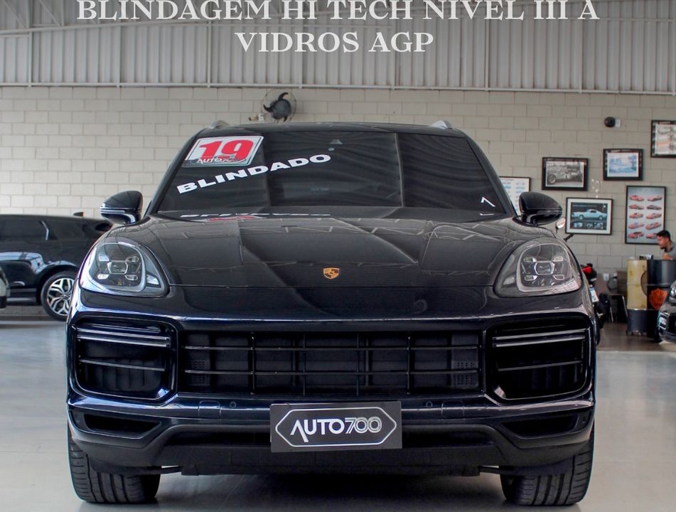 Porsche Cayenne Turbo 4.0 V8 550cv