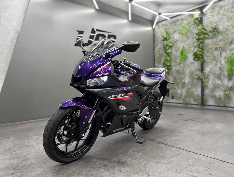 YAMAHA YZF R-3 321/ABS