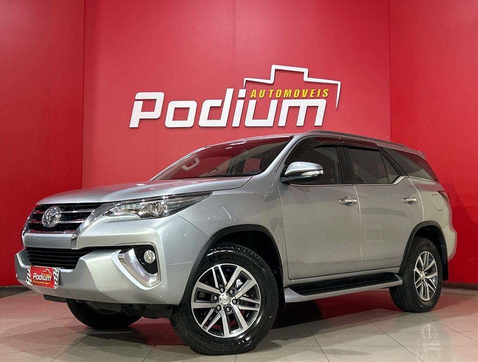 Toyota Hilux SW4 SRX 4x4 2.8 TDI 16V Dies. Aut.