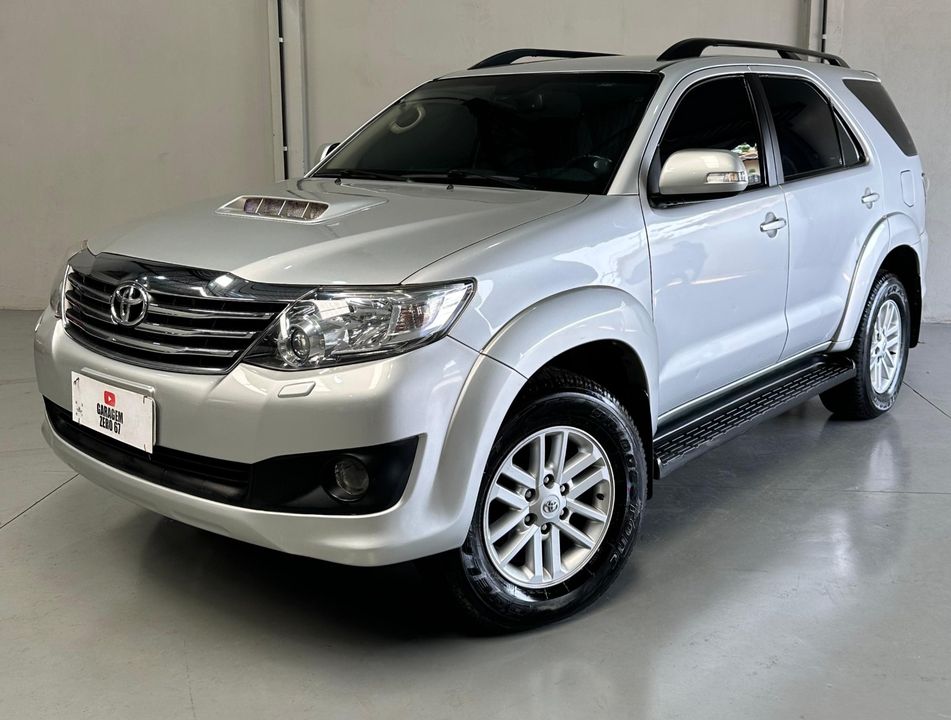 Toyota Hilux SW4 SRV D4-D 4x4 3.0 TDI Dies. Aut