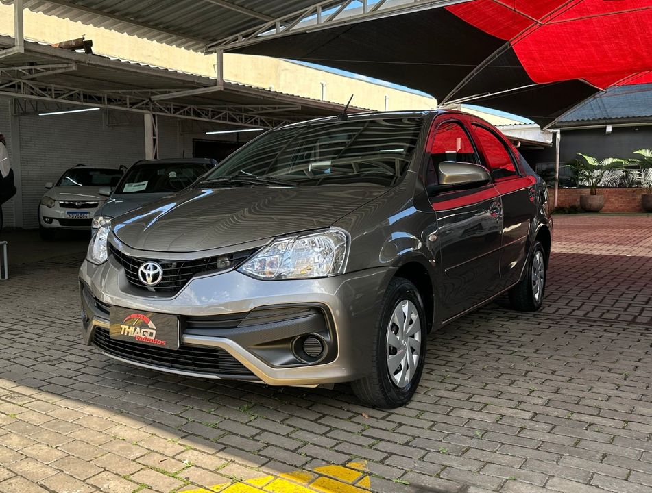 Toyota ETIOS XS Sedan1.5 Flex 16V 4p Mec.
