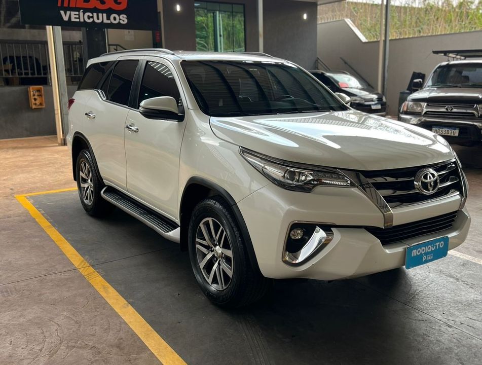 Toyota Hilux CD SRX 4x4 2.8 TDI 16V Diesel Aut.