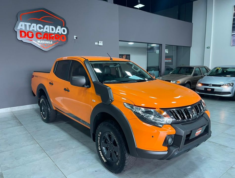 Mitsubishi L200 Triton Savana 2.4 4x4 Die. Aut.