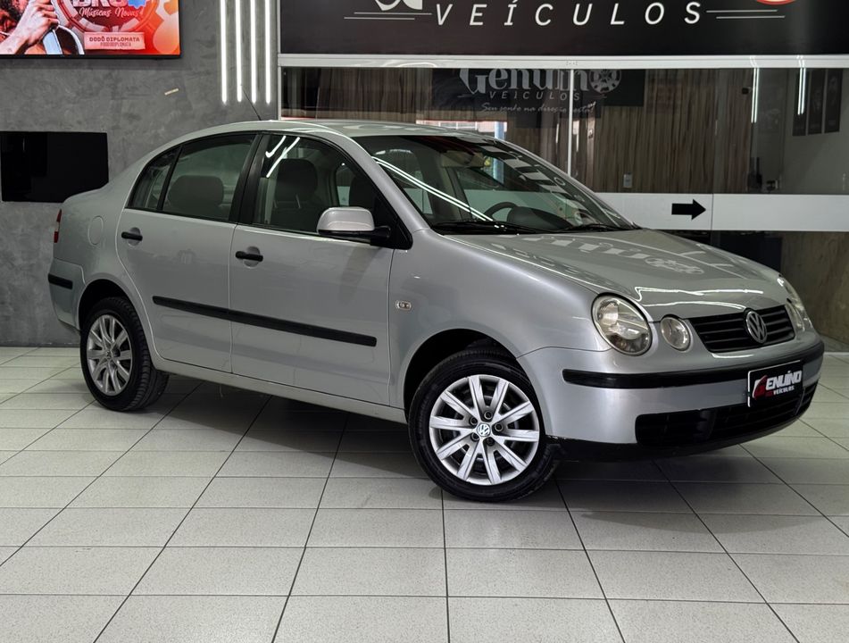 VolksWagen Polo Sedan 1.6 Mi Total Flex 8V 4p
