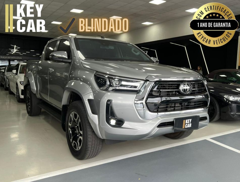 Toyota Hilux CD SRX Plus 4x4 2.8 TDI Die. Aut.