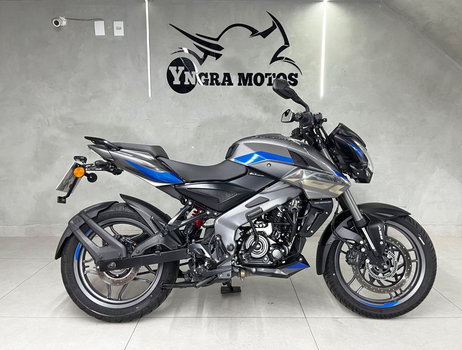 BAJAJ DOMINAR 160
