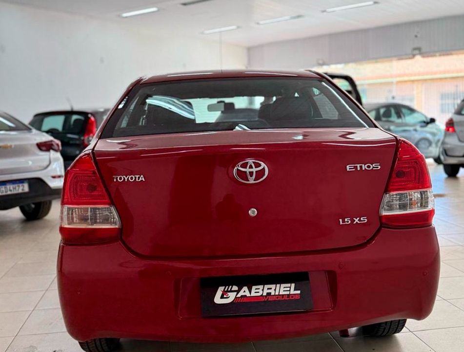 Toyota ETIOS XS Sedan1.5 Flex 16V 4p Mec.