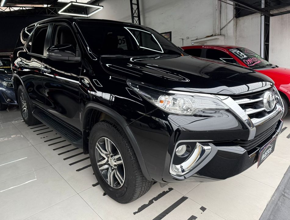 Toyota Hilux SW4 SRV 4x2 2.7 Flex 16V Aut.